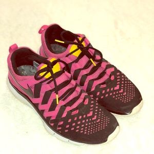 Pink Nike Livestrong Running Shoes 11.5